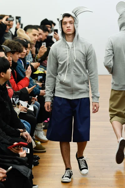 Look 15